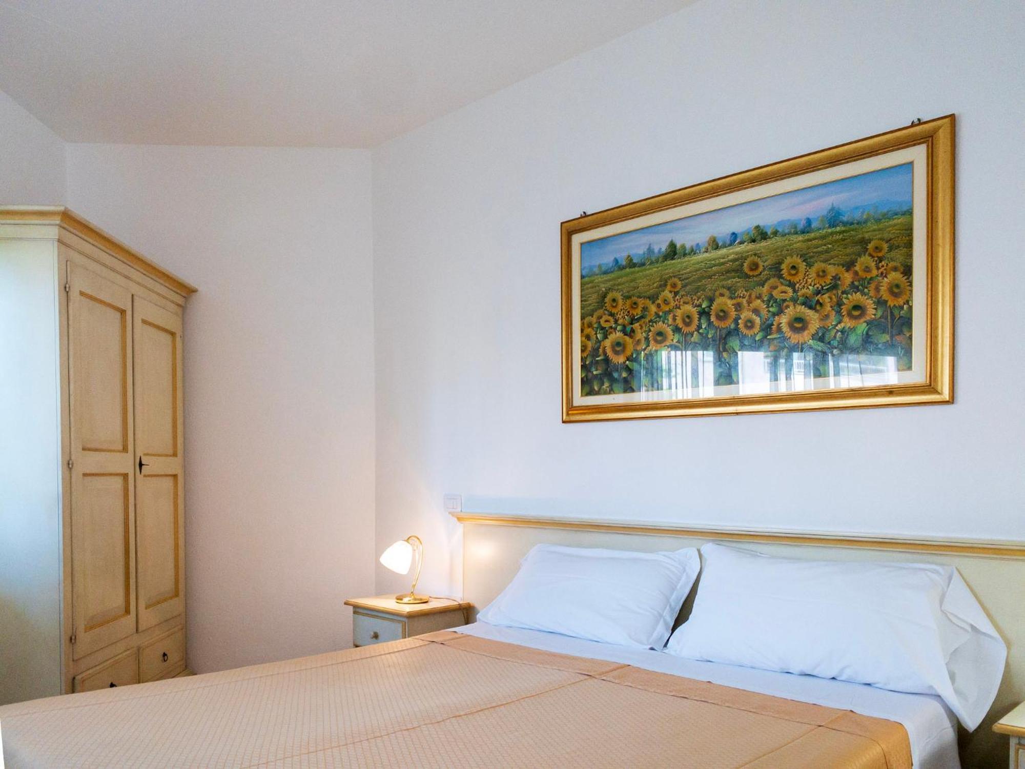 Hotel Donatella Позада Екстериор снимка